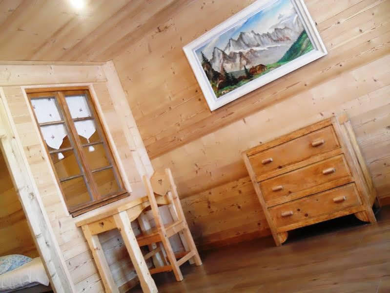 阿尔皮纳小木屋酒店 莫尔济讷 外观 照片
